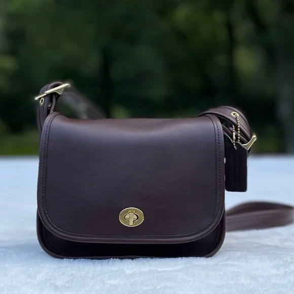 ❤️SOLD❤️Vintage Coach Mahogany Legacy Small Flap 9965 - Picture 1 of 10